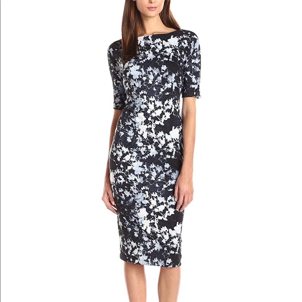 🍭Vince Camuto Short Sleeve Bustling Floral